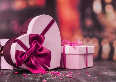 Trending Valentine's Day Gifts for Her: Unveiling Romance with Style
