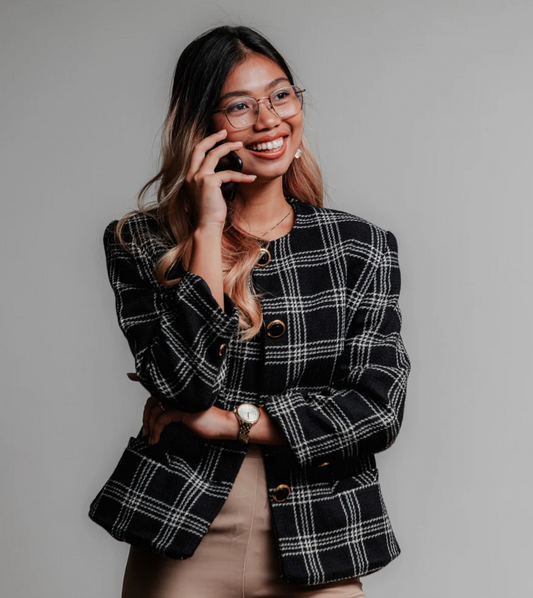 Boss Looks: A Job Seeker’s Guide to Dressing Professionally in the Office